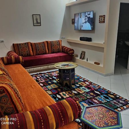 Appartement Julia Au Centre Ville Agadir Dans Residence Borj Dalat Exterior foto